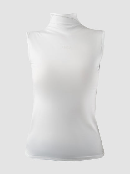 White sleeveless inner top