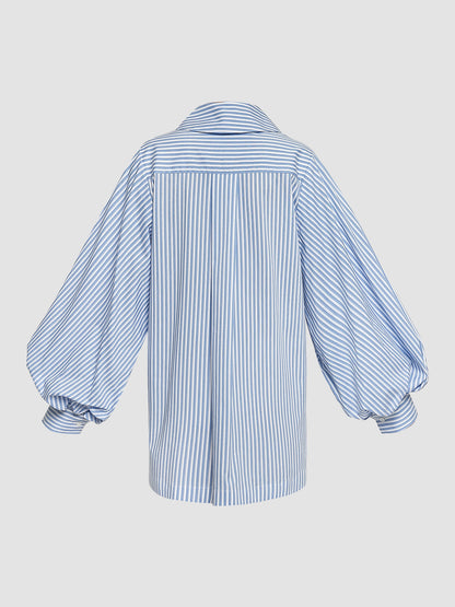 Blue-white balloon sleeve shirt