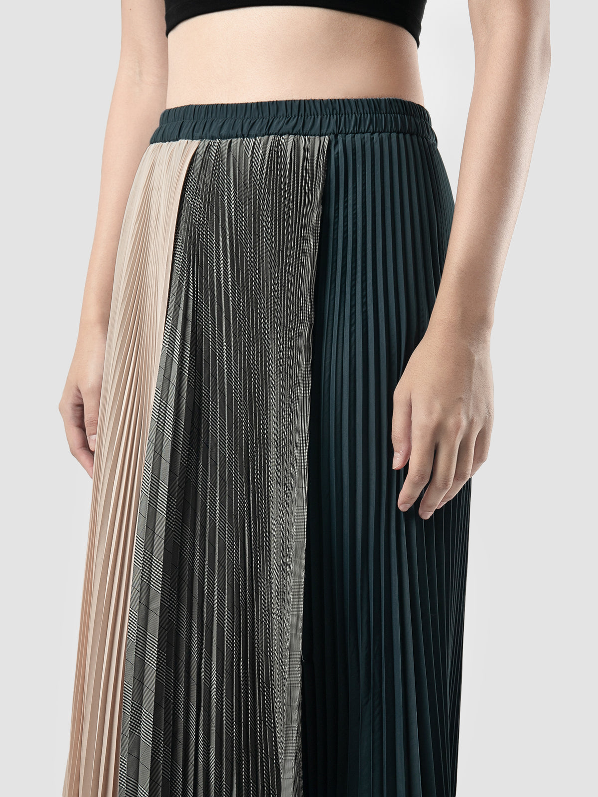 Black Suzan multilayer pleated maxi skirt