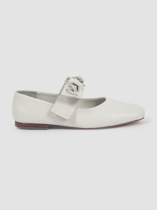 Eveline Ballet Shoe In White