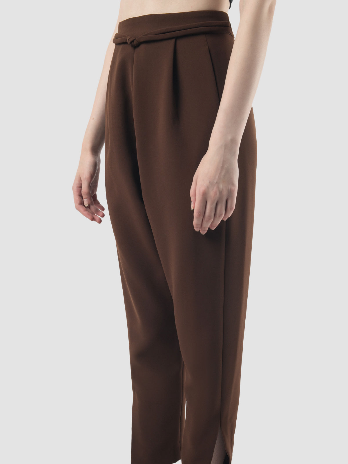 Saddle brown Thorn pleated tapered pants